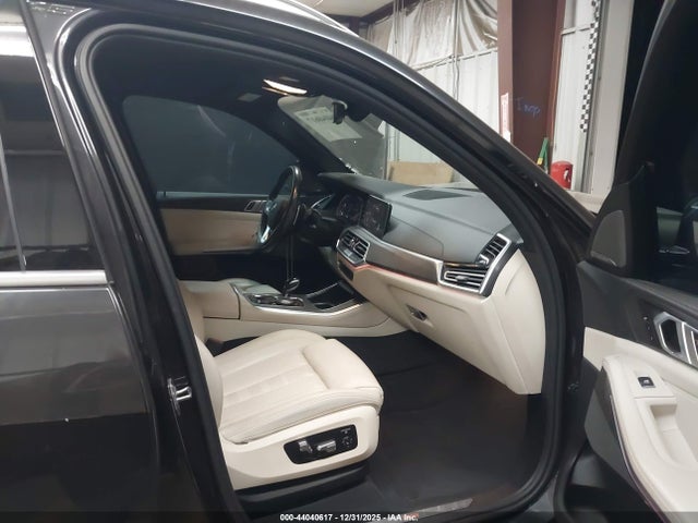 2020 BMW X5 5UXCR6C01LLL76581 Photo 4