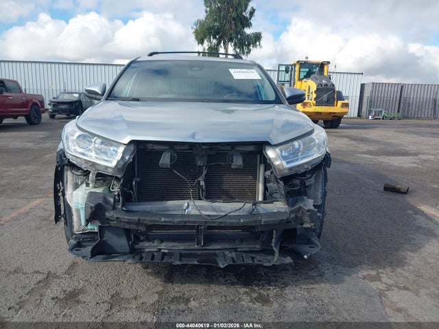 5TDZZRFH3KS297215 Toyota Highlander Le