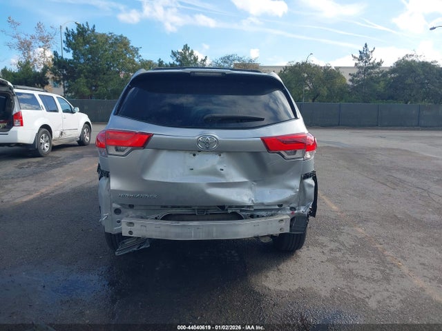 5TDZZRFH3KS297215 Toyota Highlander Le