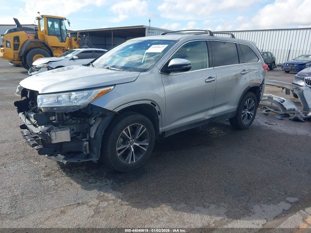 5TDZZRFH3KS297215 Toyota Highlander Le