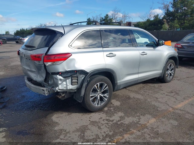 5TDZZRFH3KS297215 Toyota Highlander Le