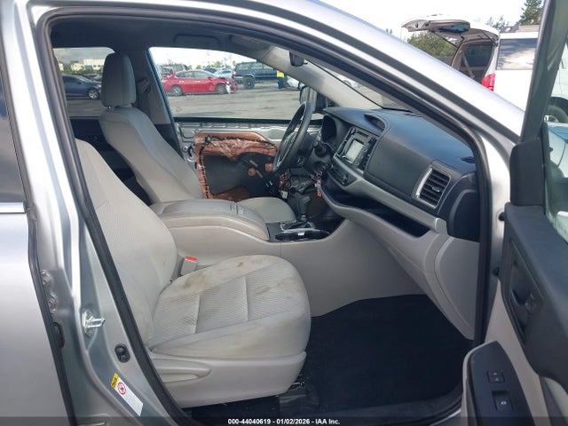 5TDZZRFH3KS297215 Toyota Highlander Le