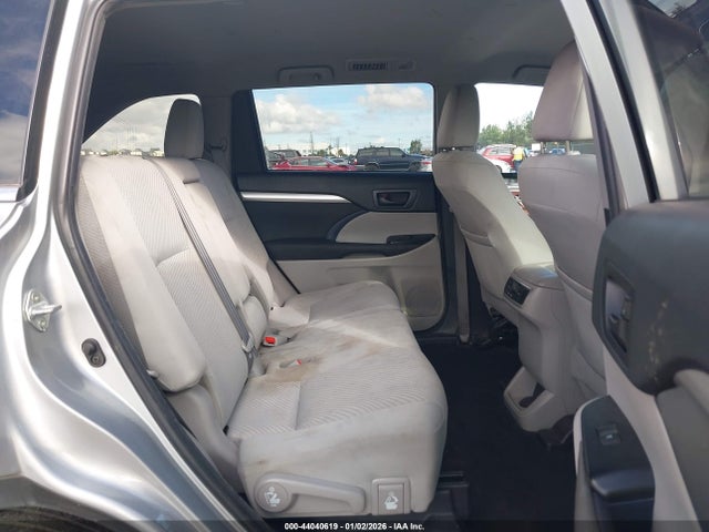 5TDZZRFH3KS297215 Toyota Highlander Le