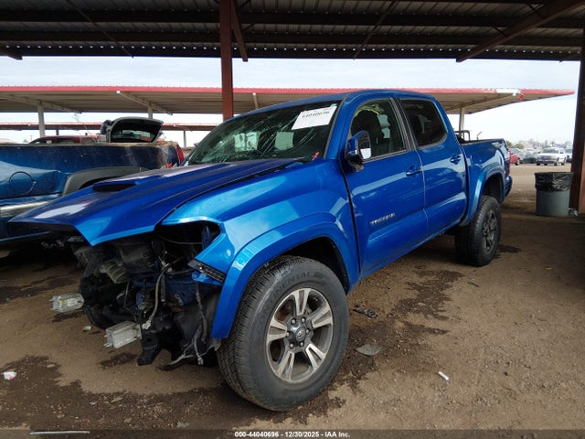 Toyota Tacoma 2016 3TMAZ5CN2GM011605 Image 2