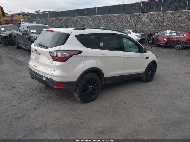 1FMCU0GD8JUB48140 Ford ESCAPE SE