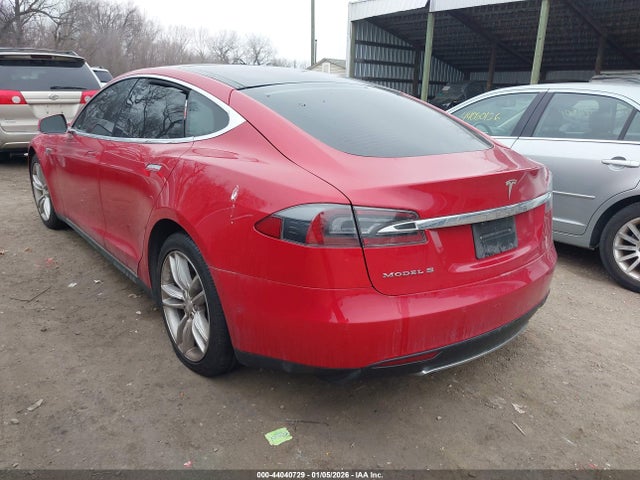 2015 TESLA MODEL S 5YJSA1E15FF119086 Photo 2