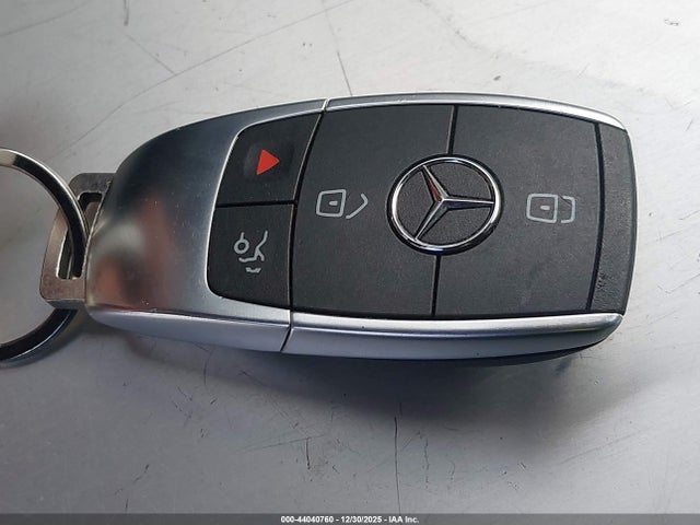 W1N0G8DB8LF858820 Mercedes-Benz GLC 300