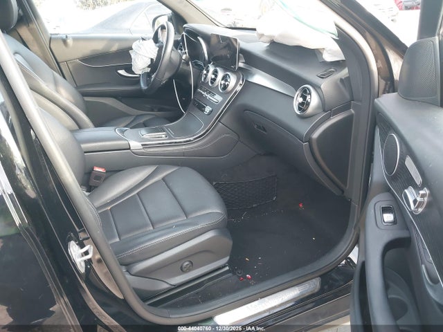 W1N0G8DB8LF858820 Mercedes-Benz GLC 300