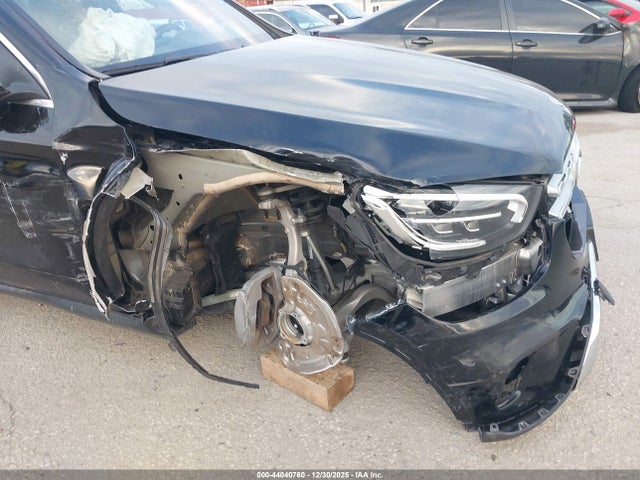 W1N0G8DB8LF858820 Mercedes-Benz GLC 300
