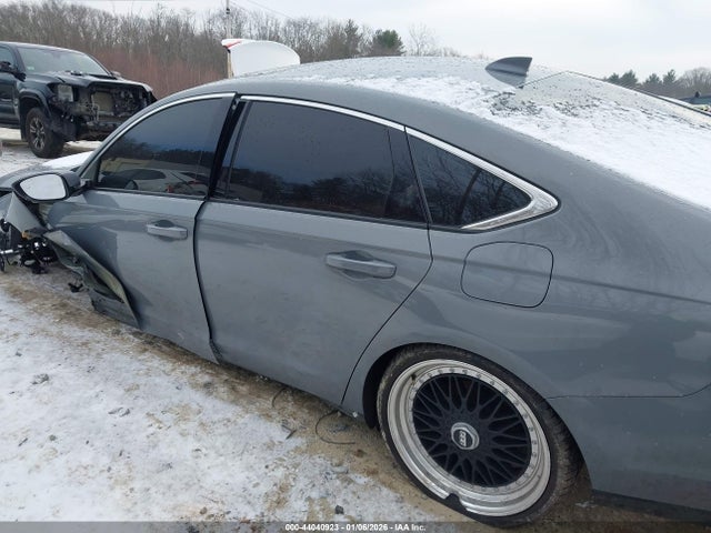 44040923 :رقم المزاد ، 1HGCY2F83RA055324 vin ، 2024 Honda Accord Hybrid Touring مزاد بيع