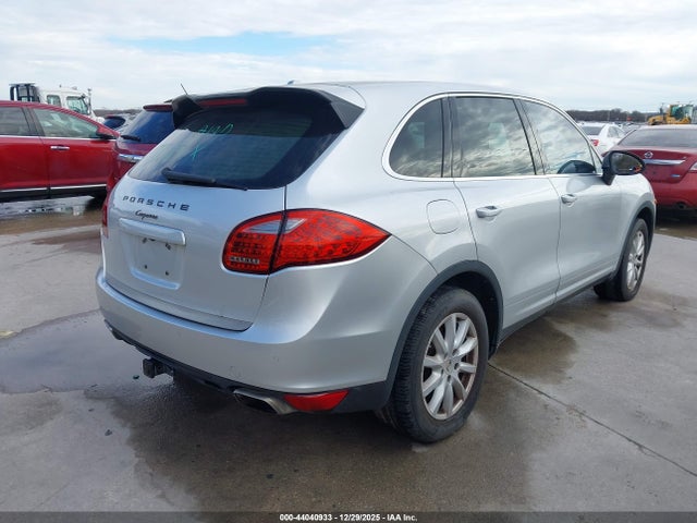 2011 PORSCHE CAYENNE WP1AA2A25BLA02582 Photo 3