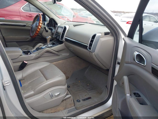 2011 PORSCHE CAYENNE WP1AA2A25BLA02582 Photo 4