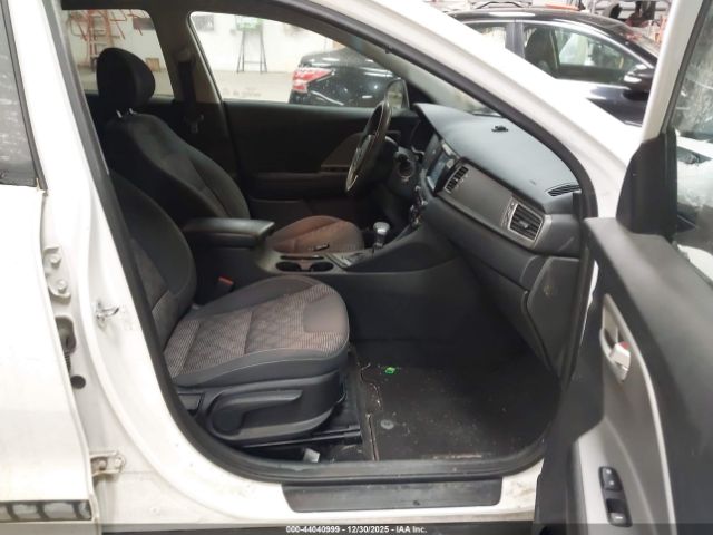 2017 KIA NIRO KNDCB3LCXH5085975 Photo 4