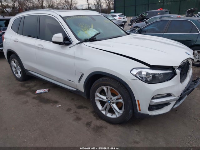 2018 BMW X3 5UXTR9C56JLD66741