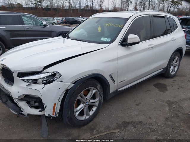 2018 BMW X3 5UXTR9C56JLD66741 Photo 1