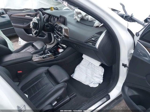 2018 BMW X3 5UXTR9C56JLD66741 Photo 4