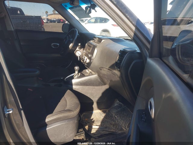 KNDJP3A59G7279932 KIA SOUL +