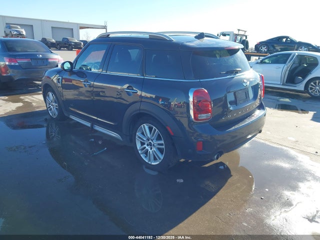 2018 MINI COUNTRYMAN WMZYT5C32J3E62351 Photo 2