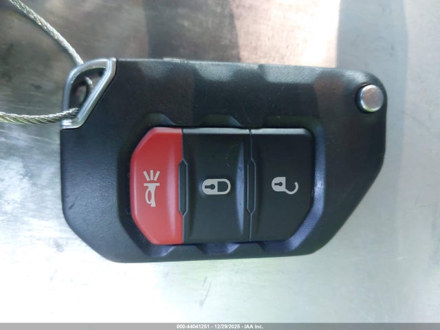 1C4HJXDG2NW152608 Jeep Wrangler Unlimited Sport S 4x4