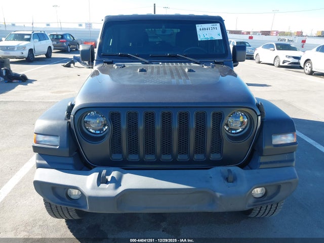 1C4HJXDG2NW152608 Jeep Wrangler Unlimited Sport S 4x4