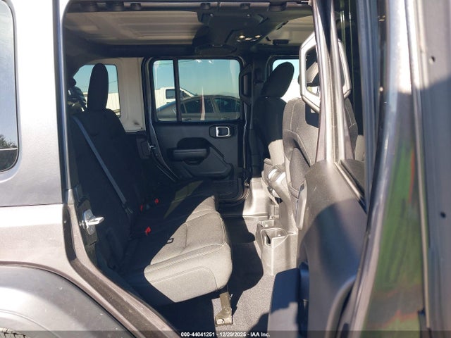 1C4HJXDG2NW152608 Jeep Wrangler Unlimited Sport S 4x4