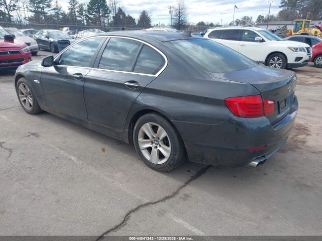 2012 BMW 528I WBAXG5C50CDX02070 Photo 2