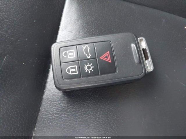 YV440MWK3J2044997 Volvo V60 Cross Country T5