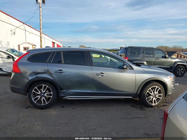 YV440MWK3J2044997 Volvo V60 Cross Country T5