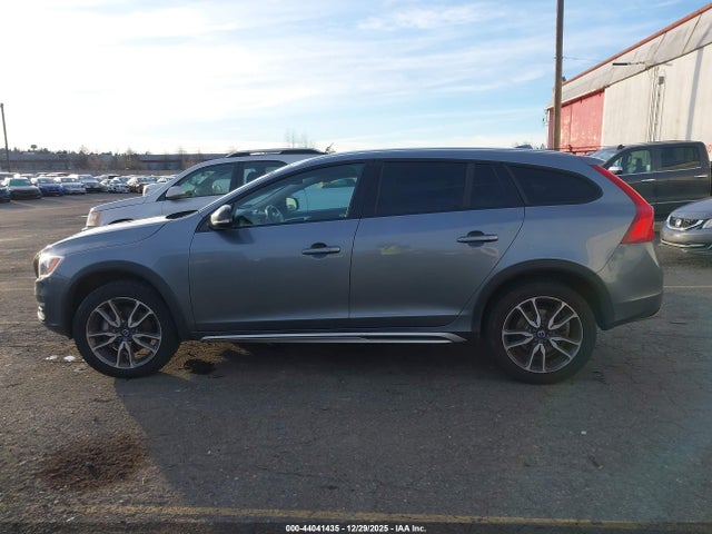 YV440MWK3J2044997 Volvo V60 Cross Country T5