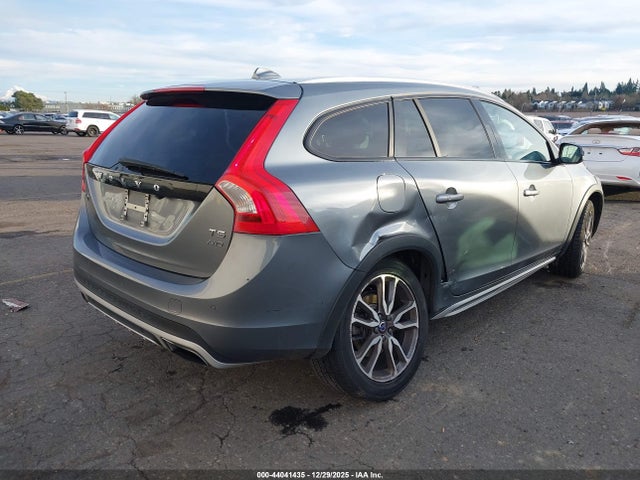 YV440MWK3J2044997 Volvo V60 Cross Country T5