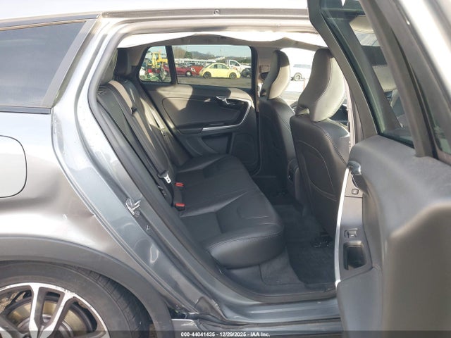 YV440MWK3J2044997 Volvo V60 Cross Country T5