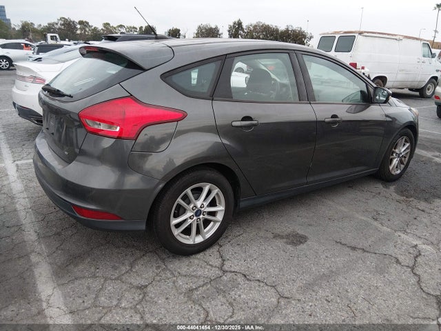 Ford FOCUS SE 2015 1FADP3K23FL369235 Image 4