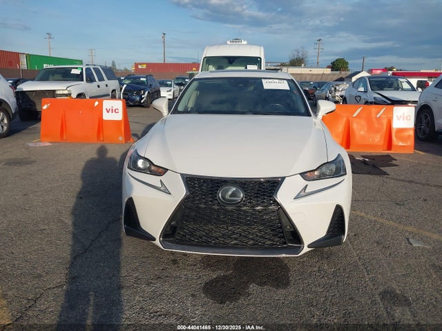 Lexus IS 200T 2017 JTHBA1D24H5040098 Image 13