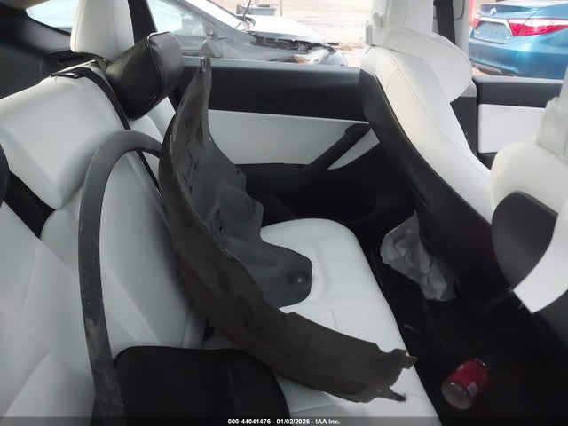 2021 TESLA MODEL Y 5YJYGDEE0MF245804 Photo 7