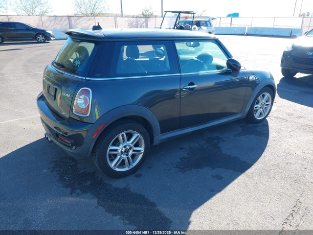 2011 MINI COOPER S WMWSV3C56BTY24456 Photo 3