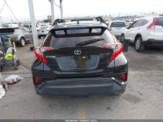 JTNKHMBX1L1076744 Toyota C-HR XLE