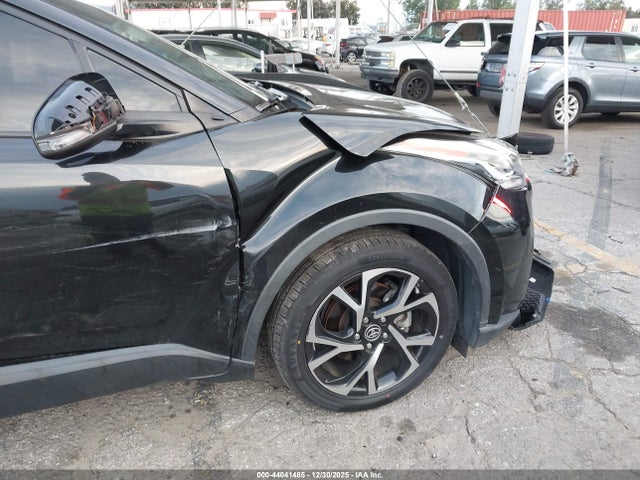 JTNKHMBX1L1076744 Toyota C-HR XLE
