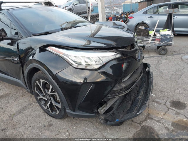 JTNKHMBX1L1076744 Toyota C-HR XLE