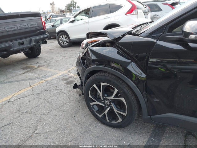 JTNKHMBX1L1076744 Toyota C-HR XLE