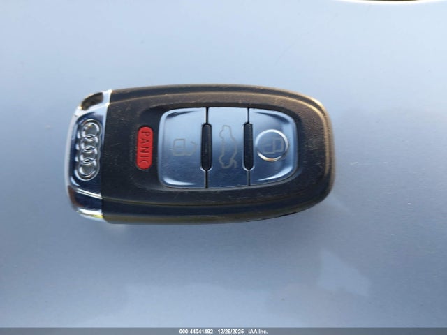 44041492 :رقم المزاد ، WAUEFAFL6CN003324 vin ، 2012 Audi A4 2.0t Premium مزاد بيع
