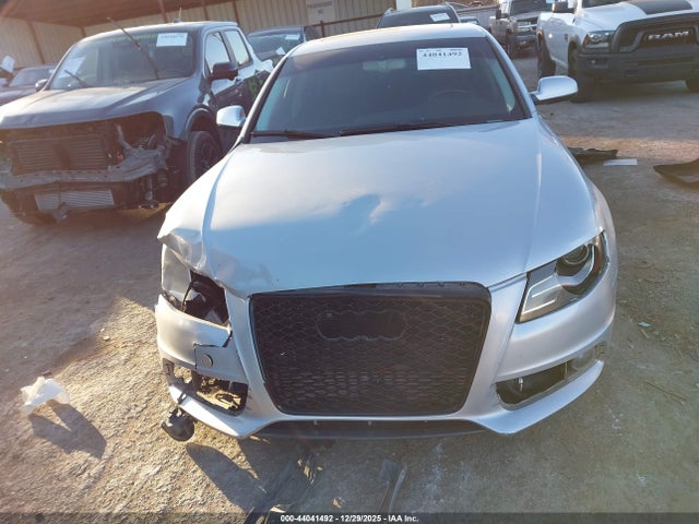 44041492 :رقم المزاد ، WAUEFAFL6CN003324 vin ، 2012 Audi A4 2.0t Premium مزاد بيع