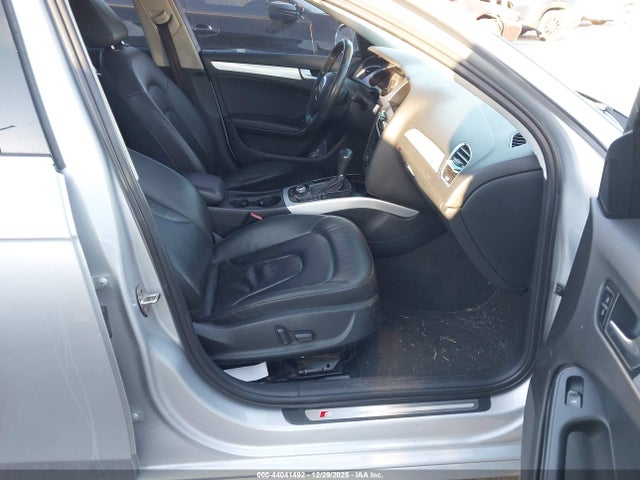 44041492 :رقم المزاد ، WAUEFAFL6CN003324 vin ، 2012 Audi A4 2.0t Premium مزاد بيع