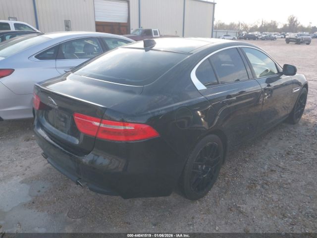 2017 JAGUAR XE SAJAR4BG3HA977586 Photo 3
