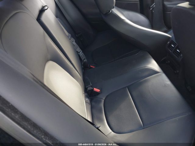 2017 JAGUAR XE SAJAR4BG3HA977586 Photo 7