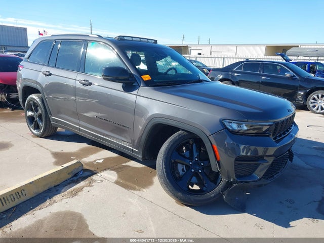 1C4RJGAG4N8600568 Jeep Grand Cherokee Altitude 4x2