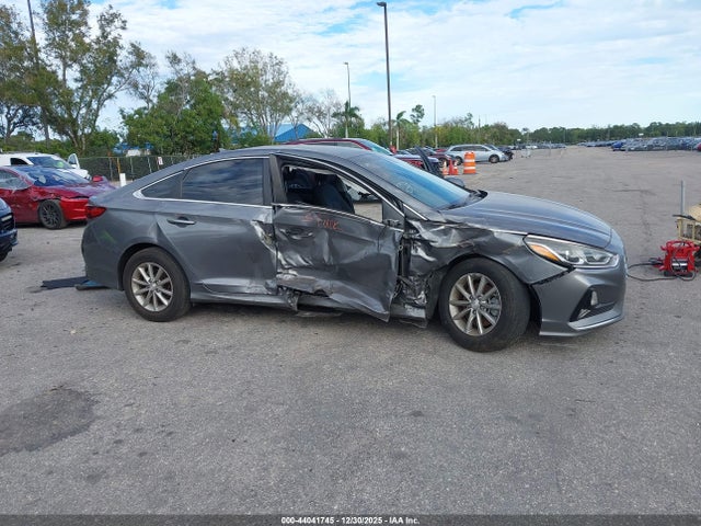 2019 Hyundai Sonata Se მანქანა იყიდება აუქციონზე, vin: 5NPE24AFXKH738761, აუქციონის ნომერი: 44041745