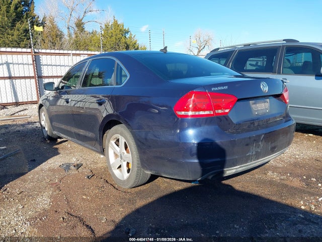 2014 VOLKSWAGEN PASSAT 1VWAT7A35EC029929 Photo 2