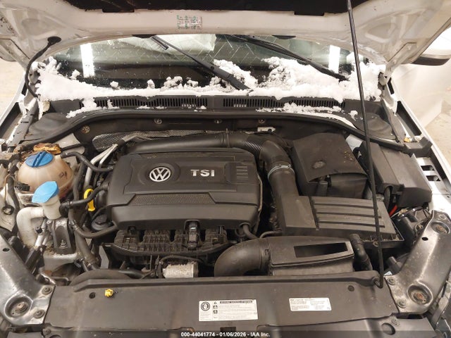 44041774 :رقم المزاد ، 3VWD17AJ3EM230633 vin ، 2014 Volkswagen Jetta 1.8t Se مزاد بيع