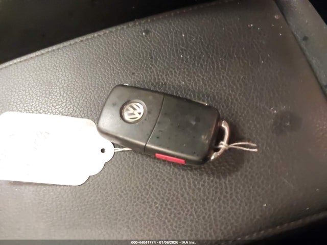 44041774 :رقم المزاد ، 3VWD17AJ3EM230633 vin ، 2014 Volkswagen Jetta 1.8t Se مزاد بيع