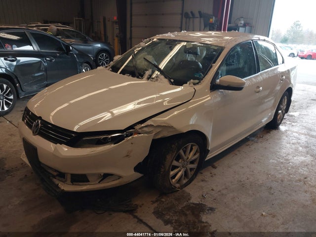 44041774 :رقم المزاد ، 3VWD17AJ3EM230633 vin ، 2014 Volkswagen Jetta 1.8t Se مزاد بيع